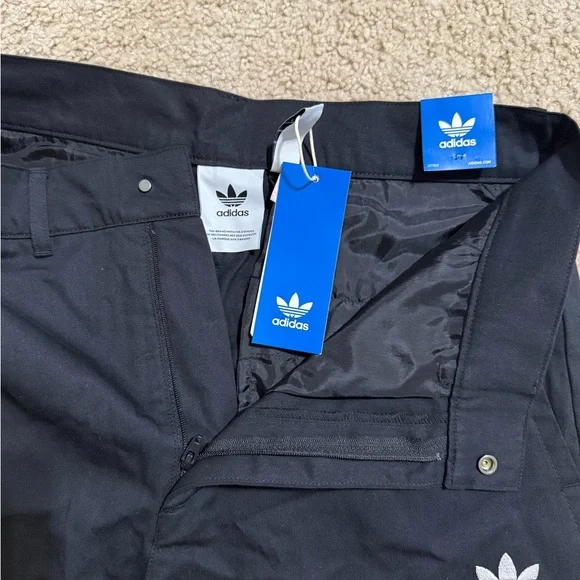 NEW Adidas Originals Mens Pants Ess Chino Skateboarding JD2442 Sz 32, 34, 35, 36